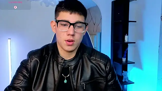 Snapshot of JamesCr_ chatting on July 8, 1:04 pm JamesCr online show from July 8, 1:04 pm