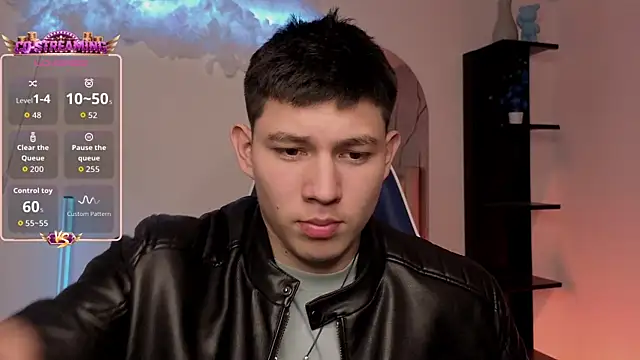 Snapshot of JamesCr_ chatting on July 16, 12:33 pm JamesCr online show from July 16, 12:33 pm