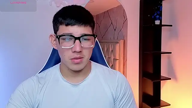 Snapshot of JamesCr_ chatting on July 20, 12:29 pm JamesCr online show from July 20, 12:29 pm