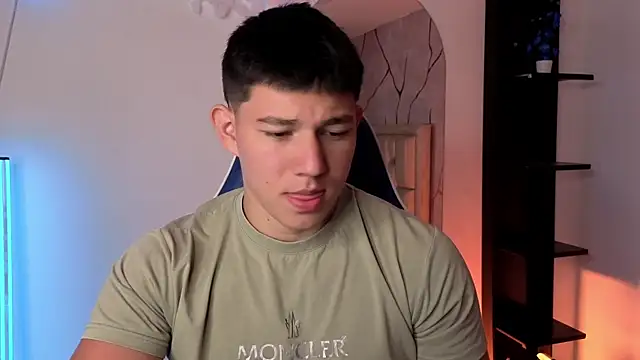 Snapshot of JamesCr_ chatting on July 28, 12:12 pm JamesCr online show from July 28, 12:12 pm