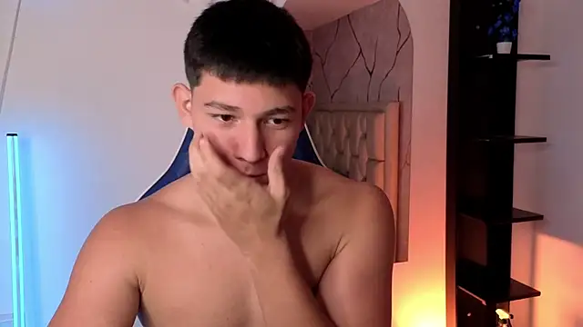 Snapshot of JamesCr_ chatting on July 28, 12:48 pm JamesCr online show from July 28, 12:48 pm