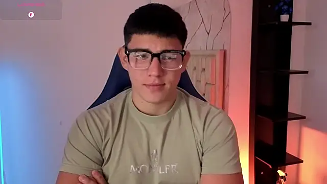 Snapshot of JamesCr_ chatting on July 28, 3:21 pm JamesCr online show from July 28, 3:21 pm