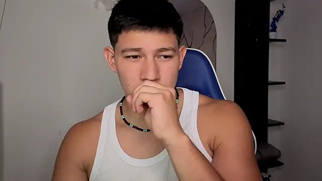 Snapshot of JamesCr_ chatting on July 30, 12:37 pm JamesCr online show from July 30, 12:37 pm