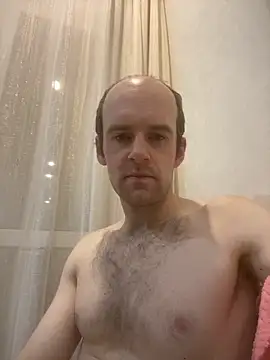 LynnAhNight online show from October 28, 2:59 am