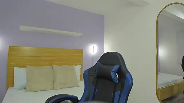 Snapshot of tiffanny_doll_ chatting on May 4, 12:23 pm tiffanny doll online show from May 4, 12:23 pm