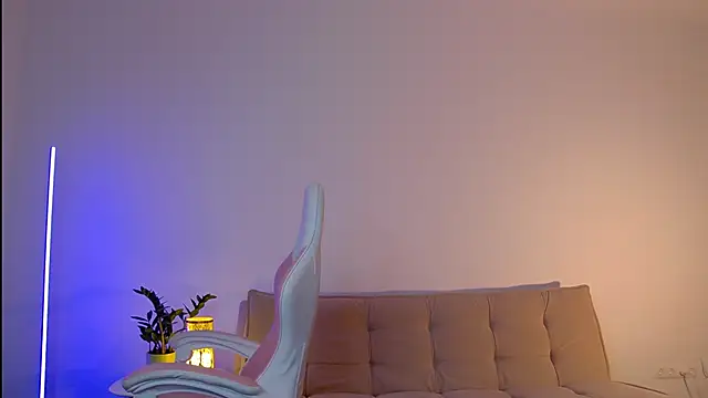 Snapshot of Maytaai chatting on February 2, 11:51 am Maytaai online show from February 2, 11:51 am