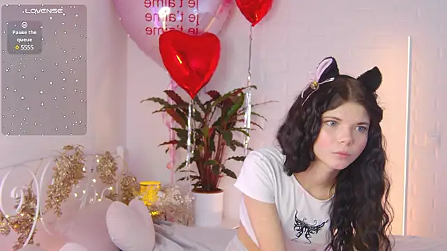 Snapshot of Maytaai chatting on February 12, 12:05 am Maytaai online show from February 12, 12:05 am