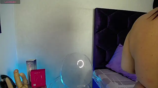 GochitaWild online show from November 6, 7:59 pm