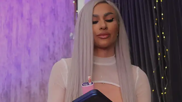 Snapshot of KarlaBart chatting on January 12, 8:14 pm KarlaBart online show from January 12, 8:14 pm