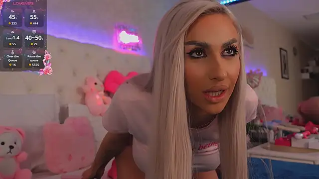 Snapshot of KarlaBart chatting on February 26, 8:19 pm KarlaBart online show from February 26, 8:19 pm