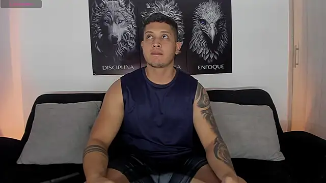 Snapshot of JohanSmith chatting on September 30, 12:15 am JohanSmith online show from September 30, 12:15 am