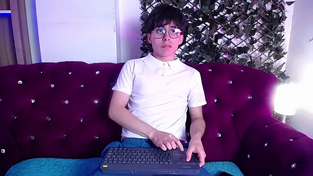 PepperTwink online show from February 10, 1:22 pm