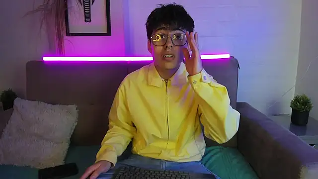 PepperTwink online show from March 10, 12:59 pm