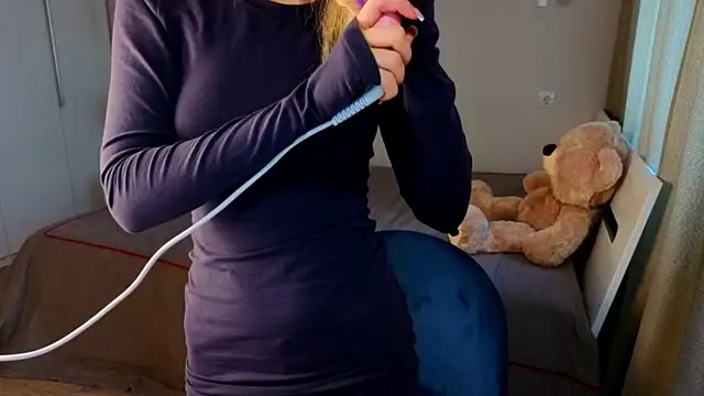 AnitaLamb online show from September 22, 4:25 am