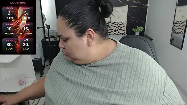 Aaliyah11 online show from November 25, 12:21 am