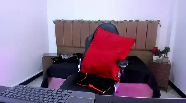 Nikkenyx online show from March 7, 4:00 pm