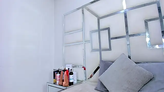 ZoeWan69 online show from October 31, 12:06 pm