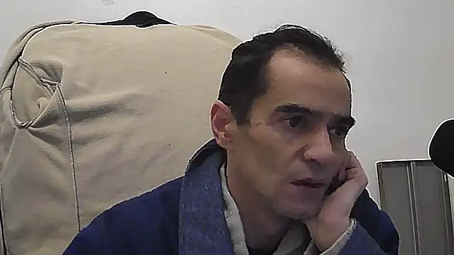 ReyDeBotones online show from March 8, 12:08 am