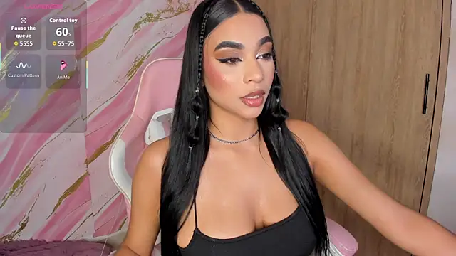 Snapshot of Bella_ricci_ chatting on January 18, 3:43 am Bella ricci online show from January 18, 3:43 am