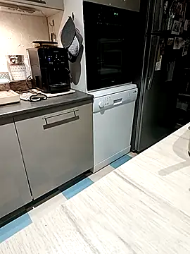 Snapshot of Dam70 chatting on November 13, 4:44 am Dam70 online show from November 13, 4:44 am