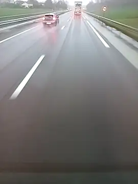 Snapshot of Dam70 chatting on November 17, 6:52 am Dam70 online show from November 17, 6:52 am