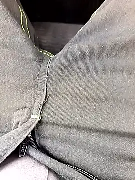 Snapshot of Dam70 chatting on November 21, 11:53 am Dam70 online show from November 21, 11:53 am