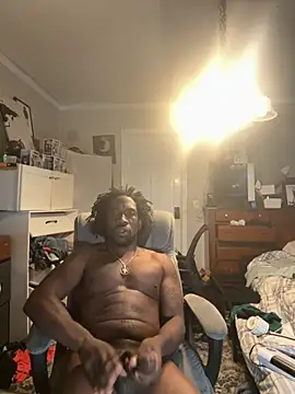 Snapshot of BigDMann40 chatting on October 20, 11:43 am BigDMann40 online show from October 20, 11:43 am