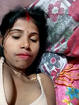 Snapshot of Miss_triha chatting on February 14, 12:41 am Miss triha online show from February 14, 12:41 am