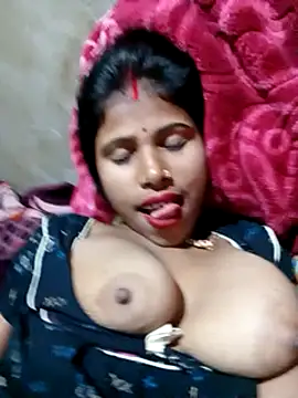 Snapshot of Miss_triha chatting on March 21, 12:40 am Miss triha online show from March 21, 12:40 am