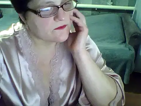 Snapshot of ElzaJewel chatting on February 6, 7:29 pm ElzaJewel online show from February 6, 7:29 pm