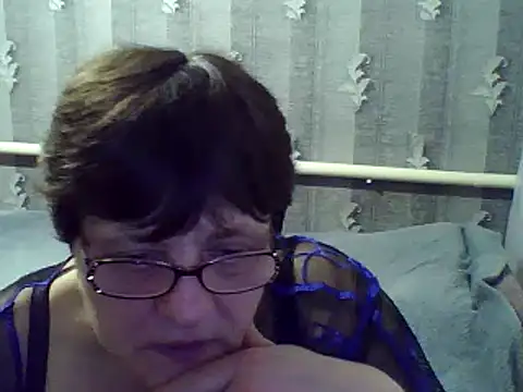 Snapshot of ElzaJewel chatting on February 16, 11:05 pm ElzaJewel online show from February 16, 11:05 pm