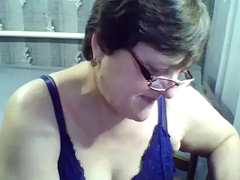 Snapshot of ElzaJewel chatting on February 20, 10:59 pm ElzaJewel online show from February 20, 10:59 pm