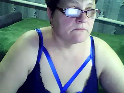 Snapshot of ElzaJewel chatting on March 9, 7:37 pm ElzaJewel online show from March 9, 7:37 pm