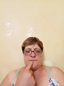 Snapshot of ElzaJewel chatting on September 24, 7:17 pm ElzaJewel online show from September 24, 7:17 pm