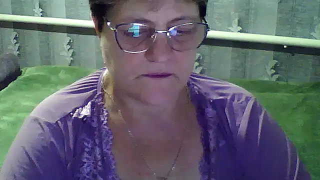 Snapshot of ElzaJewel chatting on October 6, 11:40 am ElzaJewel online show from October 6, 11:40 am