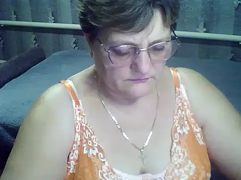 Snapshot of ElzaJewel chatting on December 5, 8:05 pm ElzaJewel online show from December 5, 8:05 pm