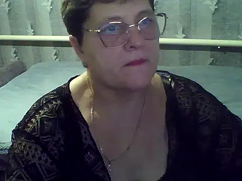 Snapshot of ElzaJewel chatting on December 16, 11:10 pm ElzaJewel online show from December 16, 11:10 pm