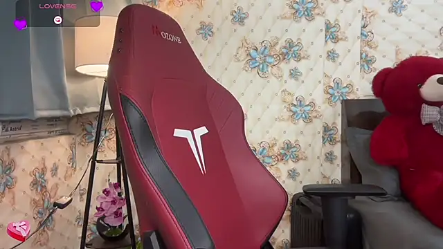 Snapshot of EZ_shuvani chatting on November 3, 4:41 pm EZ shuvani online show from November 3, 4:41 pm