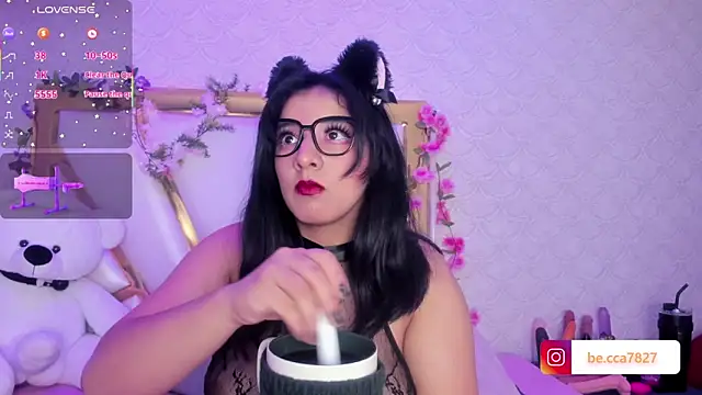 Snapshot of BeccaMathew chatting on November 5, 1:05 am BeccaMathew online show from November 5, 1:05 am