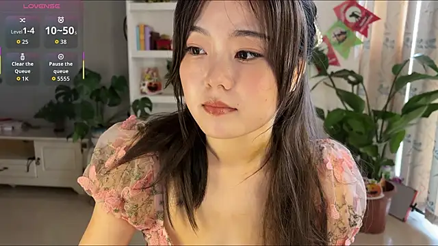 Snapshot of nanaliu6 chatting on October 31, 1:06 am nanaliu6 online show from October 31, 1:06 am