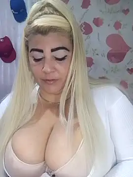 BonniAdams online show from October 22, 3:45 pm