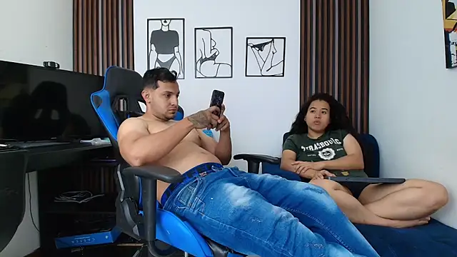 Snapshot of ema_abby chatting on September 14, 8:41 pm ema abby online show from September 14, 8:41 pm