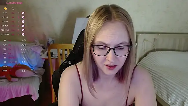 Snapshot of Agatha_Mott chatting on October 26, 3:01 am Agatha Mott online show from October 26, 3:01 am