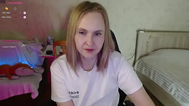 Snapshot of Agatha_Mott chatting on November 3, 3:08 am Agatha Mott online show from November 3, 3:08 am