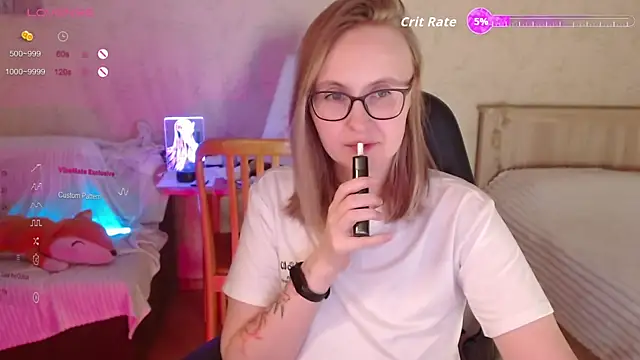 Snapshot of Agatha_Mott chatting on December 19, 2:18 am Agatha Mott online show from December 19, 2:18 am