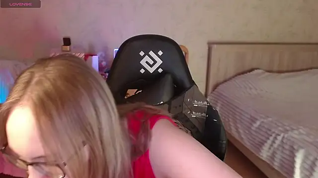 Snapshot of Agatha_Mott chatting on February 8, 4:16 am Agatha Mott online show from February 8, 4:16 am