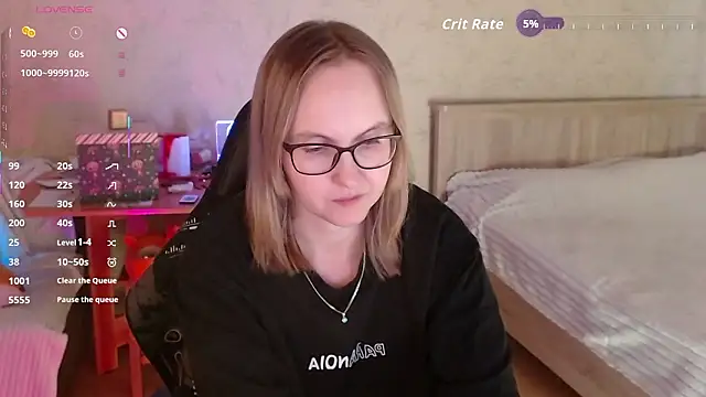 Snapshot of Agatha_Mott chatting on February 20, 6:26 am Agatha Mott online show from February 20, 6:26 am