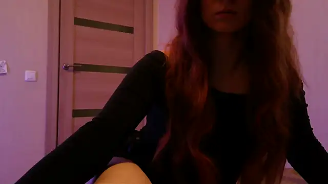 Snapshot of _AliceOwen_ chatting on March 17, 10:28 pm AliceOwen online show from March 17, 10:28 pm
