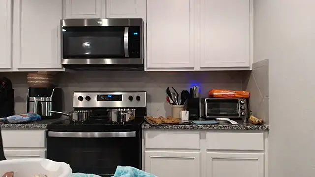 Snapshot of kaliii_jones chatting on November 28, 2:58 am kaliii jones online show from November 28, 2:58 am