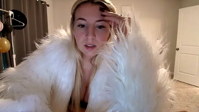 Snapshot of kaliii_jones chatting on March 8, 11:41 pm kaliii jones online show from March 8, 11:41 pm